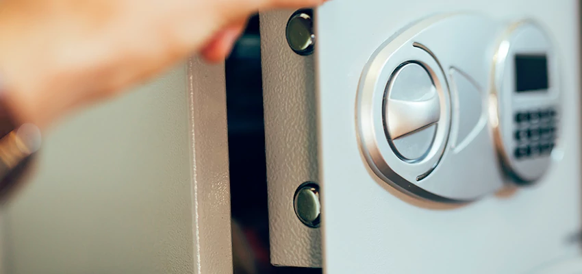 Fingerprint Safe Openers in Glendora, CA